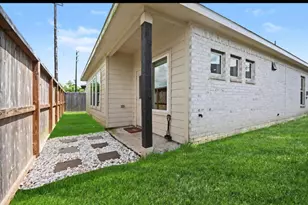 214 Water Grass Trl, Clute, TX 77531 - Photo 19