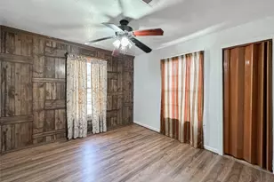 132 Grothe Ln, Houston, TX 77022 - Photo 9