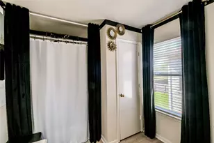 16011 Crooked Arrow Dr, Sugar Land, TX 77498 - Photo 33