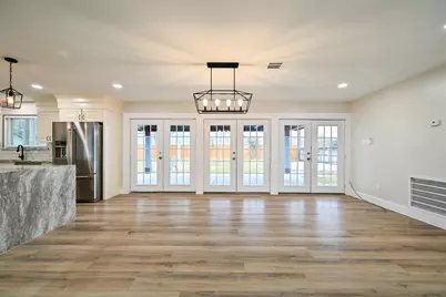 10930 White Thorn Street, Houston, TX 77016 - Photo 13