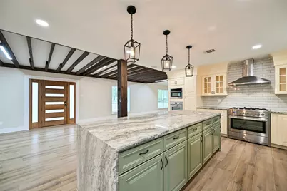 10930 White Thorn Street, Houston, TX 77016 - Photo 9
