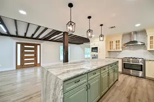 10930 White Thorn St, Houston, TX 77016 - Photo 9