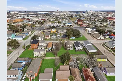 2815 Avenue K, Galveston, TX 77550 - Photo 9