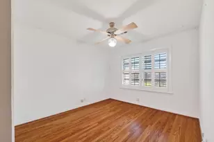 4202 Marlborough Dr, Houston, TX 77092 - Photo 9