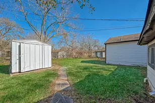 4905 Brinkley St, Houston, TX 77033 - Photo 17