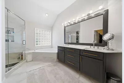 1413 Whispering Pines Drive #5, Houston, TX 77055 - Photo 17