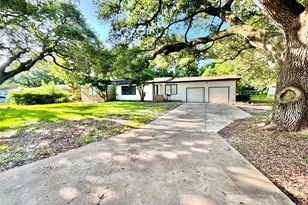 2419 Meadow Ln, La Marque, TX 77568 - Photo 1