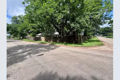 401 S Cottonwood Street, Crockett, TX 75835 - Photo 3