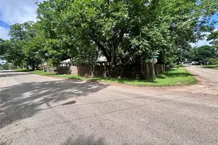 401 S Cottonwood St, Crockett, TX 75835 - Photo 3