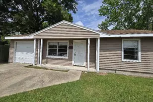 5 Lanes End St, Baytown, TX 77520 - Photo 1