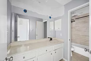 14918 St Cloud Dr, Houston, TX 77062 - Photo 19