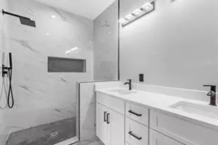 8010 Easter St, Houston, TX 77088 - Photo 5