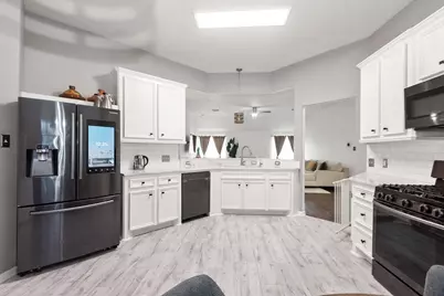 222 Doncaster Street, Conroe, TX 77303 - Photo 9