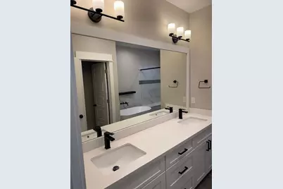 5206 Pinemont Creek Lane, Houston, TX 77018 - Photo 15