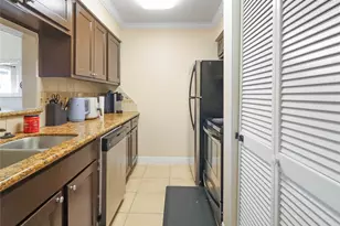 6401 Skyline Dr, Houston, TX 77057 - Photo 9