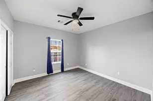8824 Leander St, Houston, TX 77012 - Photo 21