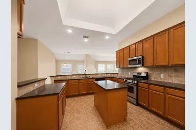 9010 Carriage Point Dr, Sugar Land, TX 77479 - Photo 5
