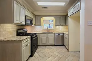 2527 Willowby Dr, Houston, TX 77008 - Photo 5