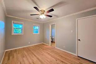 2527 Willowby Dr, Houston, TX 77008 - Photo 9