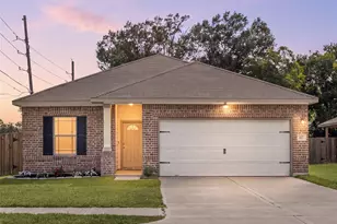601 Burkett St, Dayton, TX 77535 - Photo 1