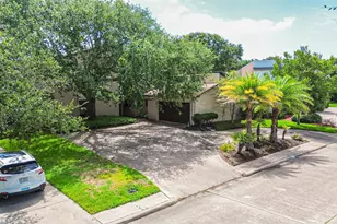 6 Park Ln, Galveston, TX 77551 - Photo 1