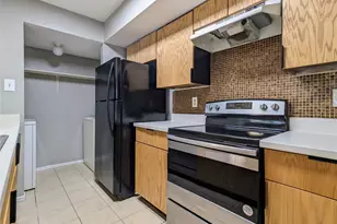 7200 T C Jester Blvd, Houston, TX 77088 - Photo 9