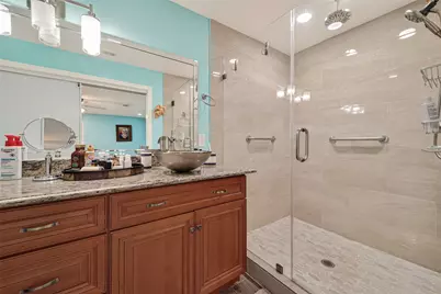 10939 Timberoak Drive, Houston, TX 77043 - Photo 9