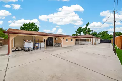 10939 Timberoak Drive, Houston, TX 77043 - Photo 19