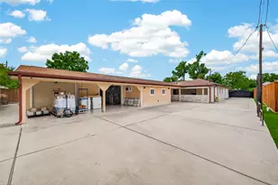 10939 Timberoak Dr, Houston, TX 77043 - Photo 19