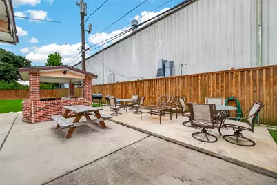 10939 Timberoak Drive, Houston, TX 77043 - Photo 21
