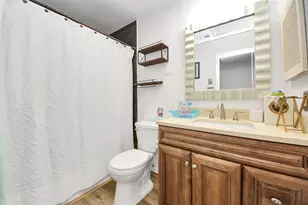 18 N Deerfoot Cir, The Woodlands, TX 77380 - Photo 13