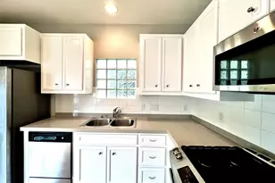 3731 Main Poplar Dr, Houston, TX 77025 - Photo 11