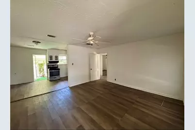 612 Winding Way Street, Lake Jackson, TX 77566 - Photo 3