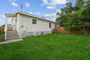 4027 Ursuline St, Galveston, TX 77550 - Photo 23