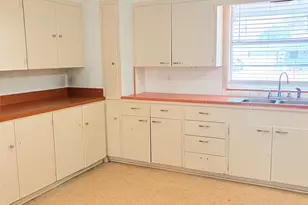 911 Roberts St, El Campo, TX 77437 - Photo 7