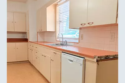 911 Roberts Street, El Campo, TX 77437 - Photo 5