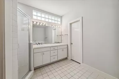 9710 Riddlewood Lane, Houston, TX 77025 - Photo 17