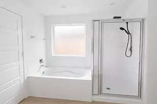 8554 Tropical Breeze Wy, Iowa Colony, TX 77583 - Photo 9