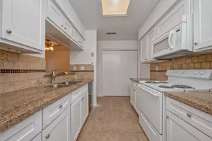 8299 Cambridge St, Houston, TX 77054 - Photo 13