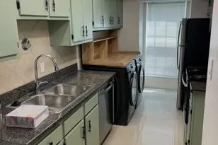 7827 Leonora St, Houston, TX 77061 - Photo 5