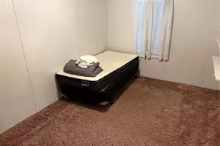 2106 10th St, Hempstead, TX 77445 - Photo 5