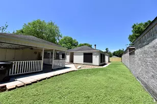 16222 Queensdale Dr, Houston, TX 77082 - Photo 3