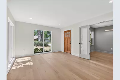 10519 Brinwood Drive, Houston, TX 77043 - Photo 7