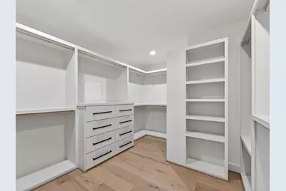 10519 Brinwood Drive, Houston, TX 77043 - Photo 29