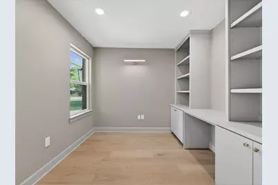 10519 Brinwood Drive, Houston, TX 77043 - Photo 9