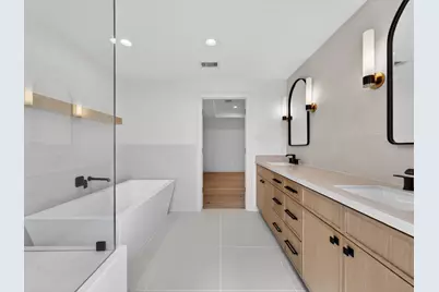 10519 Brinwood Drive, Houston, TX 77043 - Photo 27