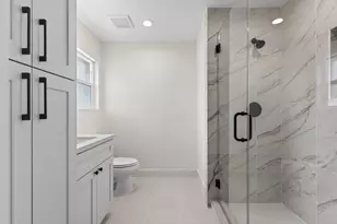 10519 Brinwood Dr, Houston, TX 77043 - Photo 35