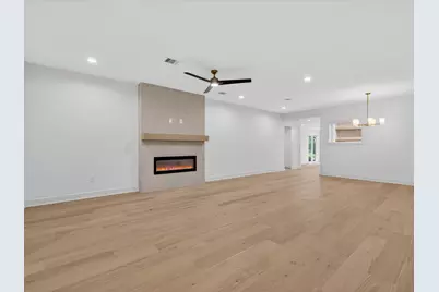 10519 Brinwood Drive, Houston, TX 77043 - Photo 11