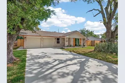 10519 Brinwood Drive, Houston, TX 77043 - Photo 3