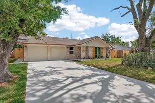 10519 Brinwood Dr, Houston, TX 77043 - Photo 3